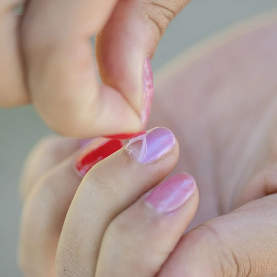 Coffret 3 vernis à ongles pelables à l’eau – Roses éternelles