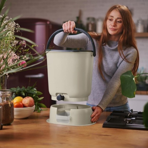 Composteur Bokashi Essential + base – 15,3 L – Blanc crème – Activateur inclus