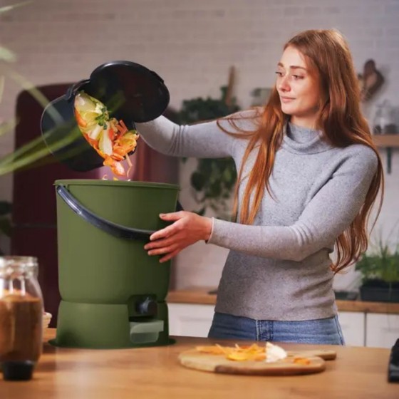 Composteur Bokashi Essential + base – 15,3 L – Olive – Activateur inclus