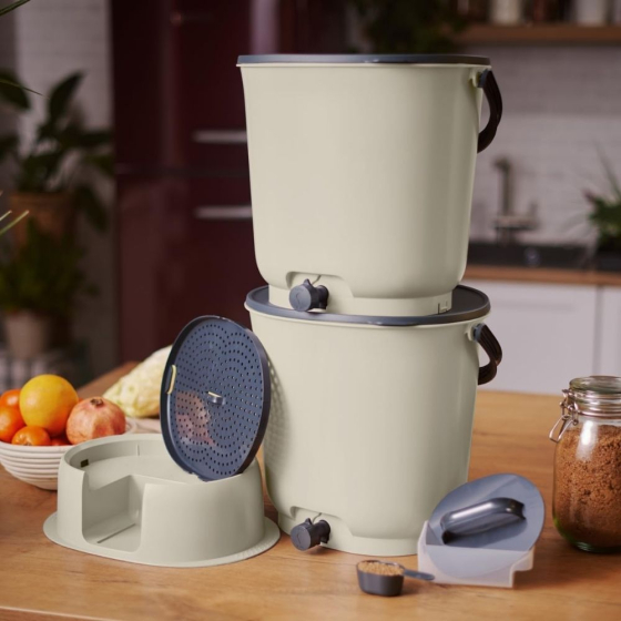 Lot de 2 composteurs Bokashi Essential + base – 15,3 L – Blanc crème – Activateu