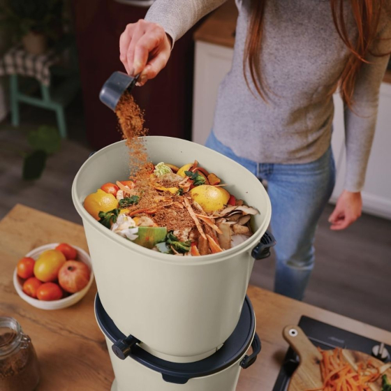 Lot de 2 composteurs Bokashi Essential + base – 15,3 L – Blanc crème – Activateu